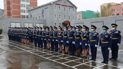 Алба хаагчдыг шагнаж урамшуулжээ